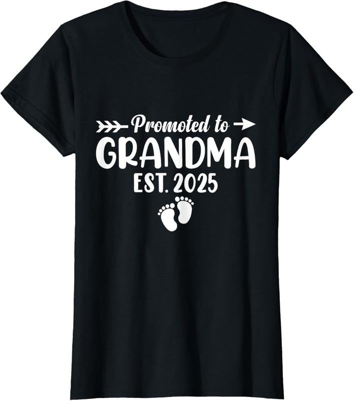 100% Cotton Soon to Be Grandma 2025 Gift Promoted to Grandma Est 2025 T-Shirt