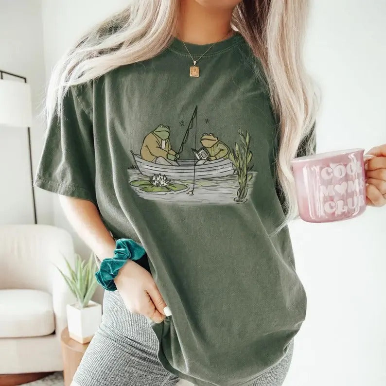 90s Frog TShirt and Sweatshirt, Retro Vintage Graphic Tees, Cute Toad Shirt, Nature Shirt, Book Lovers Shirt, Oversize Cotton Tee, Funny Meme Tee
