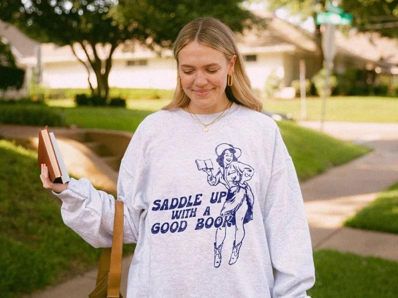 Bookish Cowgirl Sweatshirt | Retro Western Book Lover Shirt Country Bookish Tee, Bookish Gift For Her, Country Girl Reader BookTok Hoodie