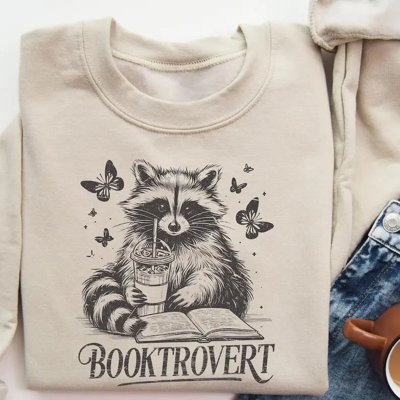Booktrovert , Book Lover Gifts, Reading , Reading Shirt, Raccoon , Funny Raccoon , Bookish