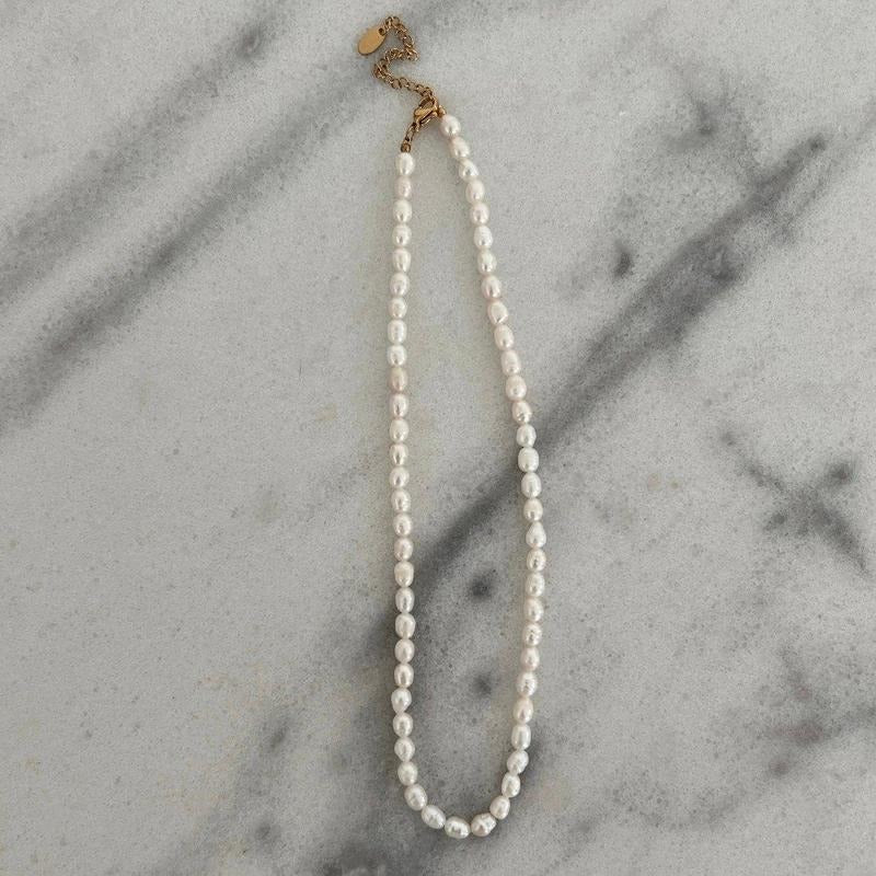EVERYDAY PEARL NECKLACE