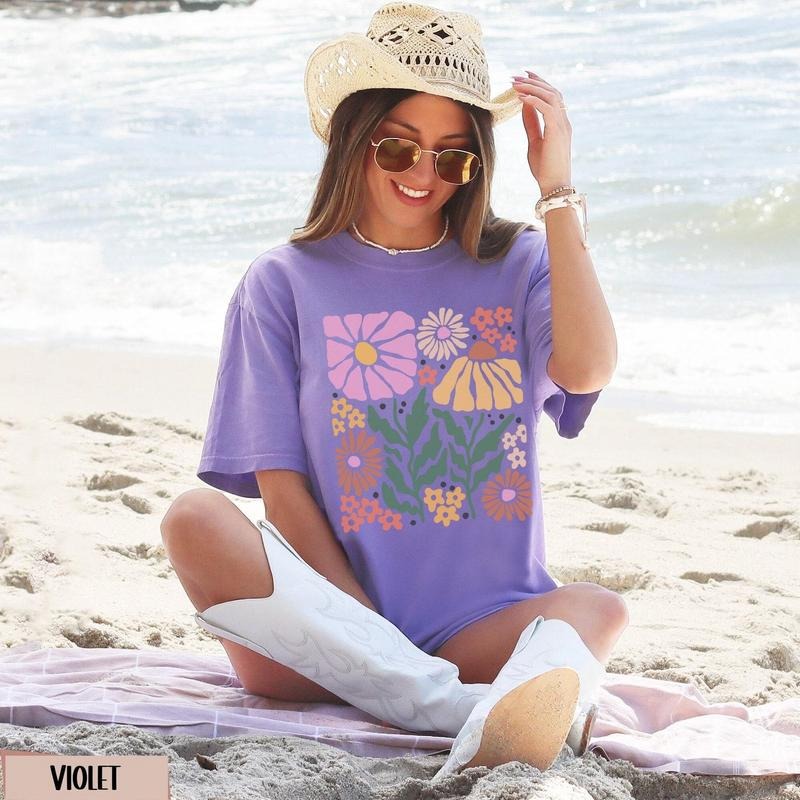 Groovy Flower Shirt, Boho Comfort Colors Tshirt, Retro Wildflower Teacher Tee, Floral Nature Crewneck Boho Gift Mom Birthday Best Friend Top