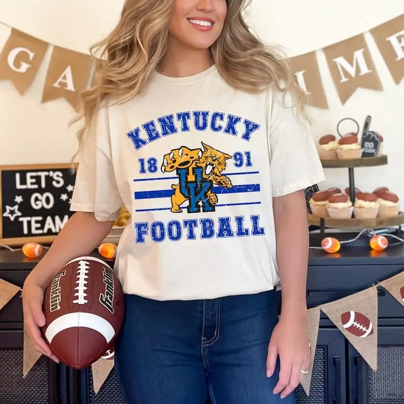 Kentucky Wildcats Vintage Distressed PNG & SVG, UK Download Sublimation Design for College Football Season, Transparent Clipart Logo