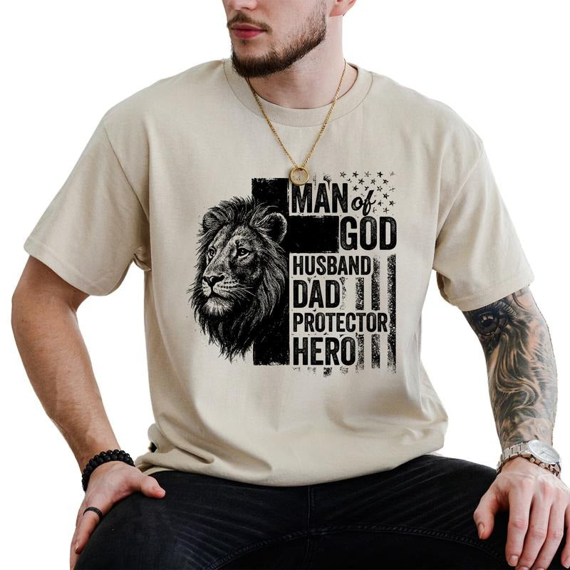 MAPTEES Man Of God Graphic Tee, Dad Lion T-shirt For Men, Christian Dad Shirt, Father's Day Men Tee, Gift For Husband, Gift For Dad