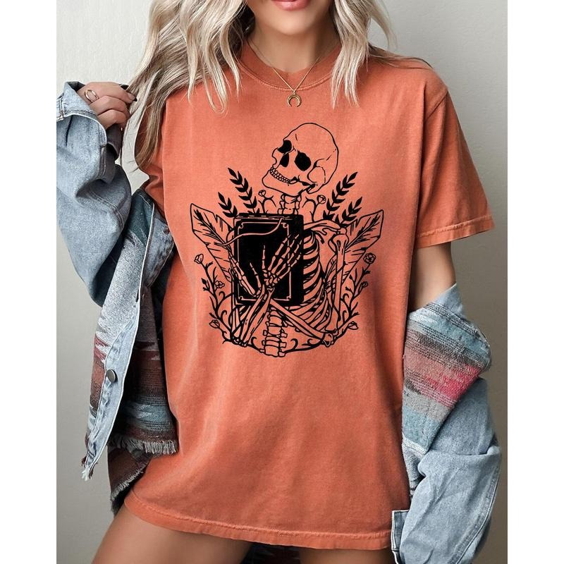 Reading Skeleton, Witch, Ghost, Skull, Spooky, Aesthetic, Meme, Halloween, Costume, Tshirt, Women's Comfort Color Tee, Tshirt