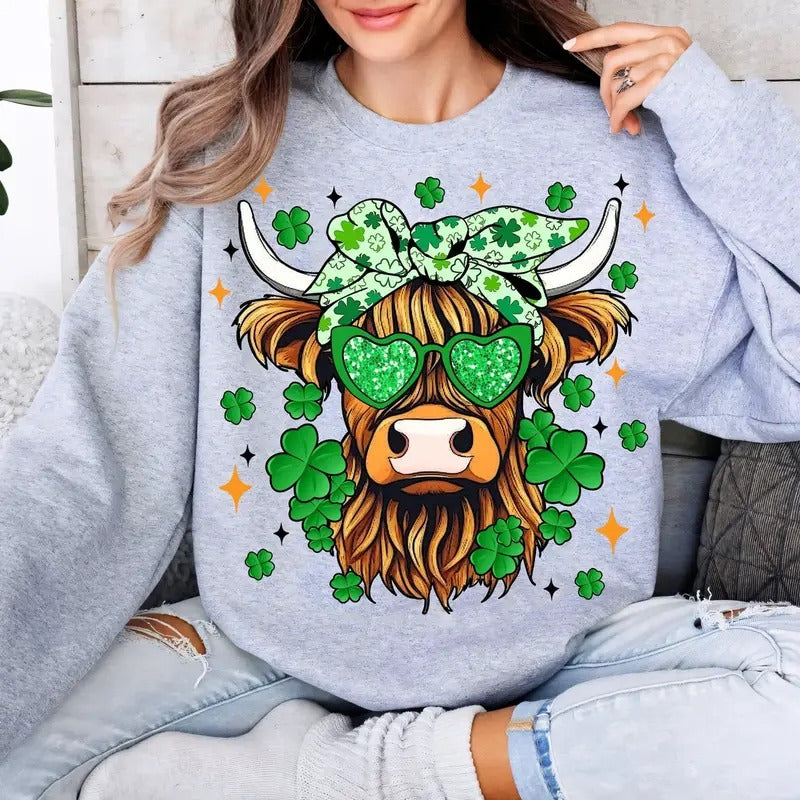 St Patrick's Day Highland Cow, Retro St Patricks, St Patrick's Day Shirt, Shamrock Shirt, Cow Clover Shirt, Good Luck Charm Shirt, Lucky Clover Shirt, Hodie and Sweater, T-Shirt