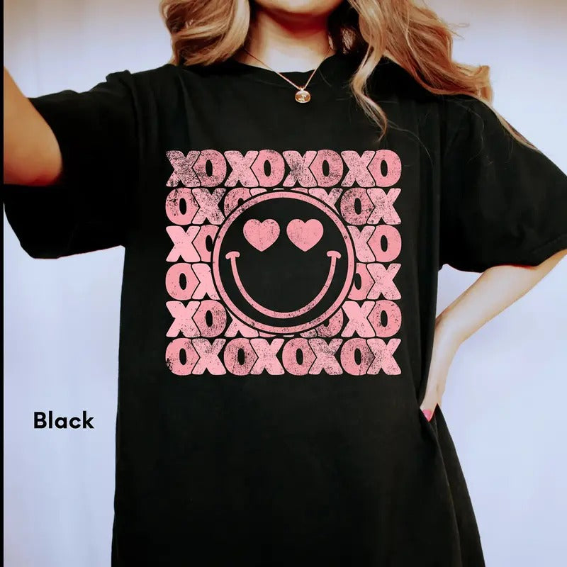 Valentine Heart Comfort Colors T-shirt, Retro Love Shirt, Love T-Shirt, Xoxo Shirt, Valentines Day Gift, XOXO Heart Tee, Comfort Colors Shirt Womenswear Tshirt Crewneck