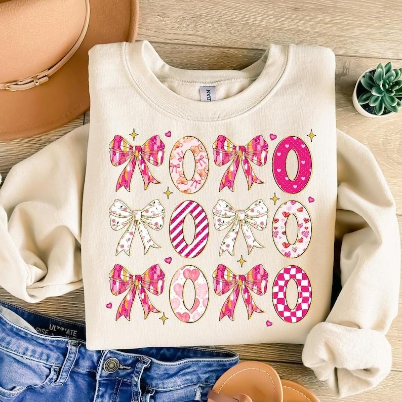 Valentines Day Brushstroke Valentine Coquette Sweatshirt, XoXo , Retro Valentine , Valentines Mama , , Pink Girls Valentine
