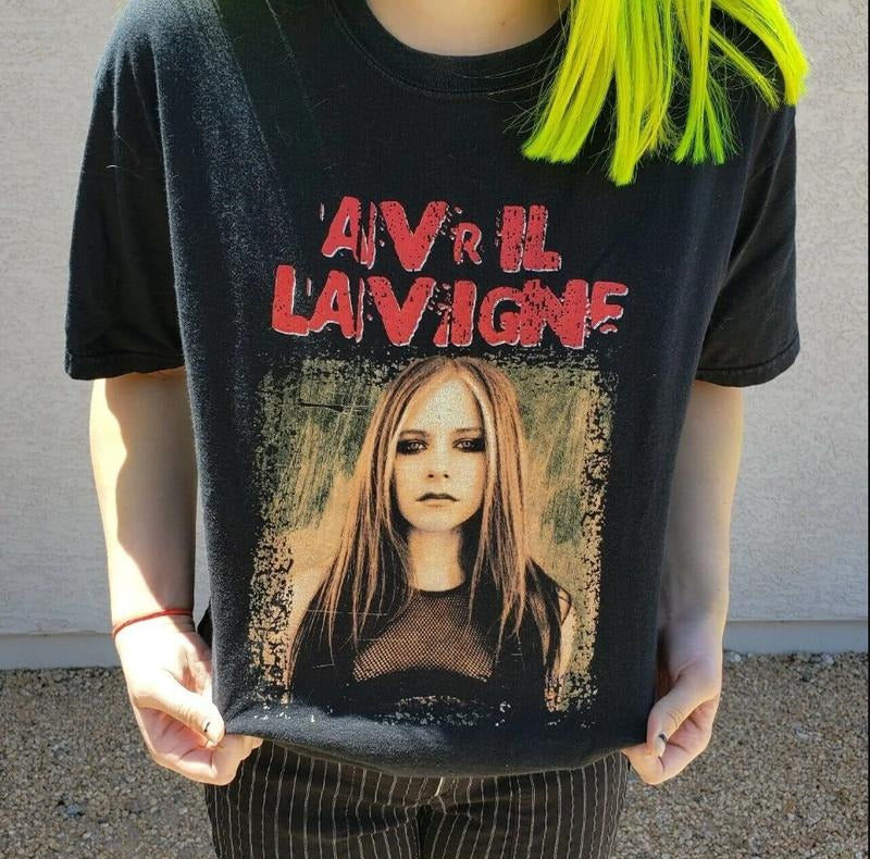 Vintage Avril Lavigne Bones 2004 Eyes Tour Black T-Shirt