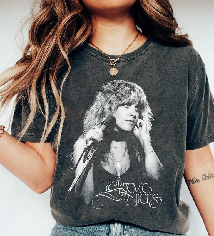 Vintage Retro 90s Stevie Nicks 2 Side Unisex Tshirt Hollywood, Don't Be A Lady Be A Legend Shirt, Stevie Nick Tour Shirt, Gift for Men for Woman, Top