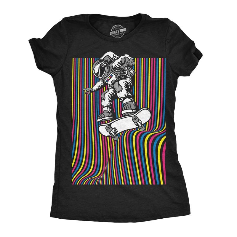 Womens Astronaut Skater Funny T Shirt Skateboard Graphic Tee for Ladies Funny Womens T Shirts Cute Slimming Top Comfortable Soft Womenswear Funny Space Top Women's Novelty Tees Black -