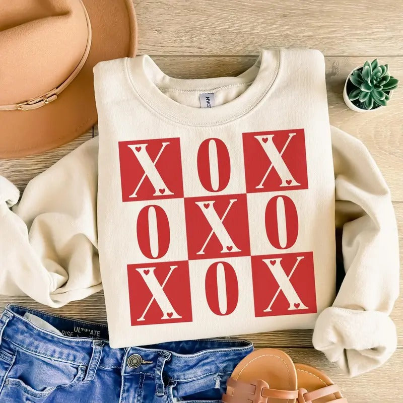 XOXO Valentine's day Sweatshirt, Retro Valentine Shirt Sweatshirt, Heart Sweatshirt, Valentine's Day Sweatshirt, Valentine bow Sweatshirt , Heart xoxo Sweatshirt