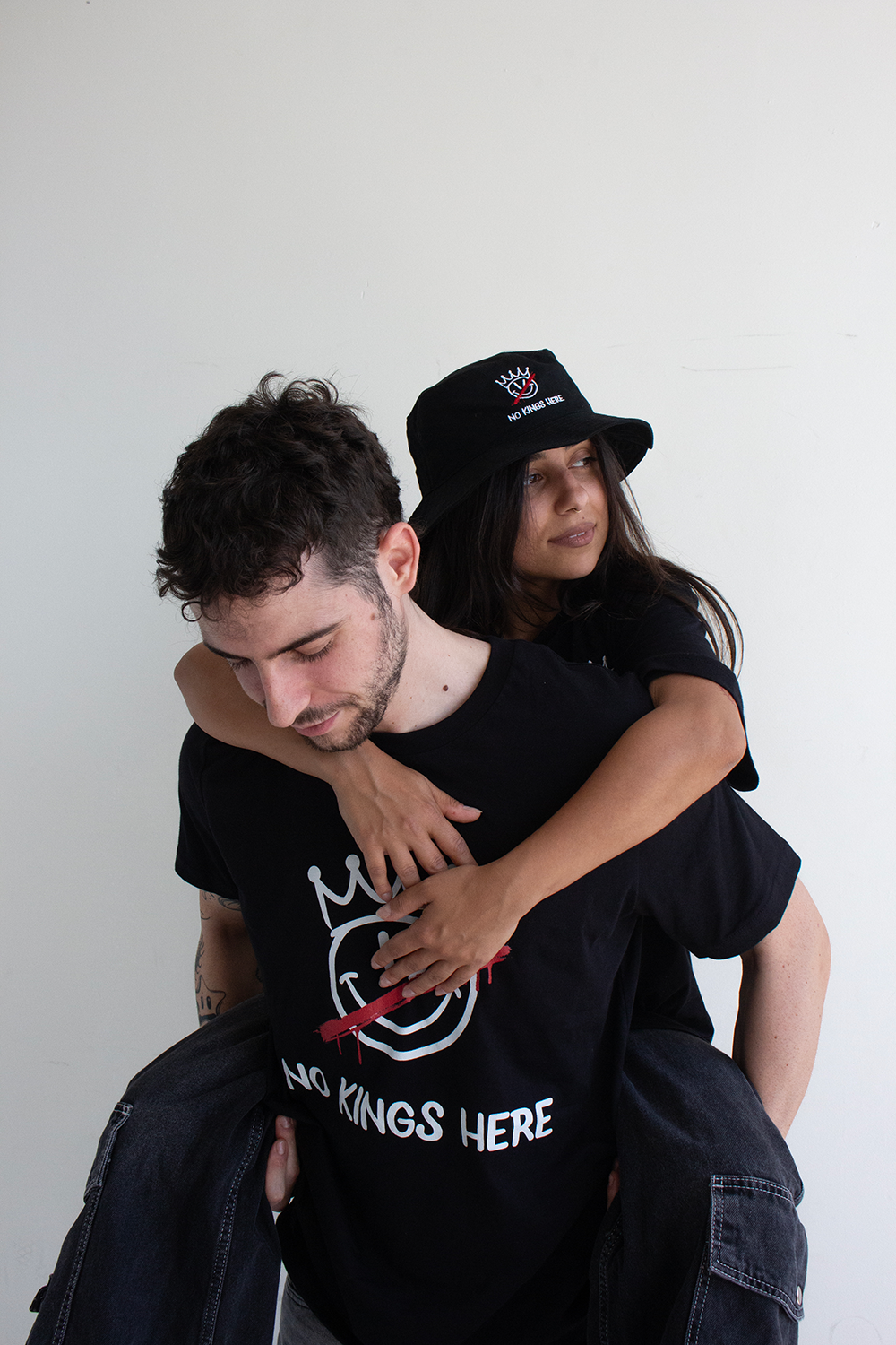 No Kings Here T-Shirt (Black)