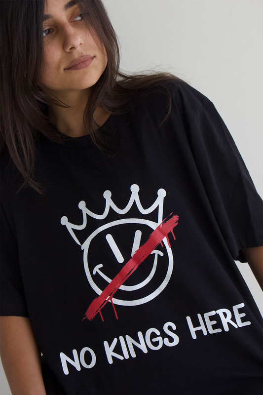 No Kings Here T-Shirt (Black)