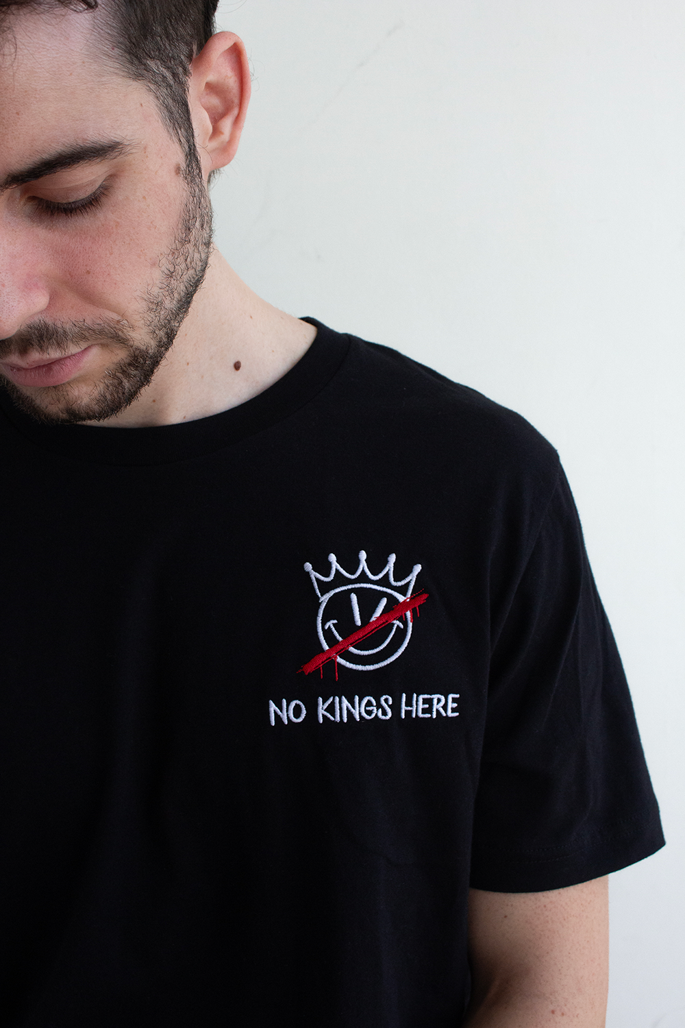 No Kings Here Embroidered Logo T-shirt