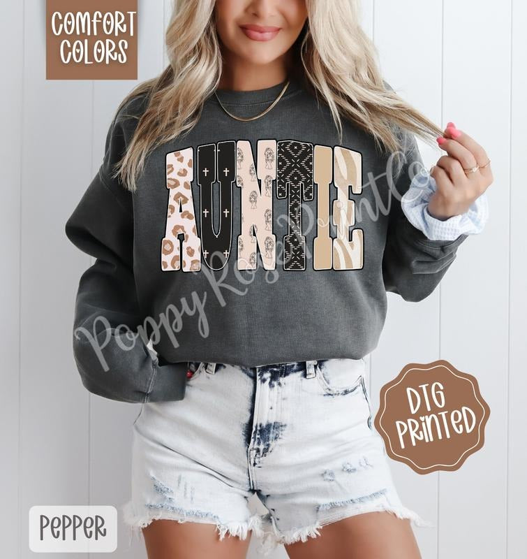 Auntie Tiger Comfort Colors Sweatshirt, Trendy Women's Crewneck