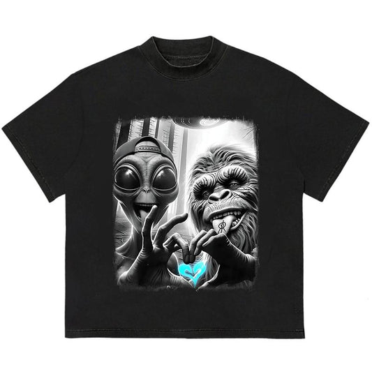 Bigfoot Sasquatch Alien Lovefest Love Hand Sign T-Shirt Retro Graphic Graphic Tees for Him and Her