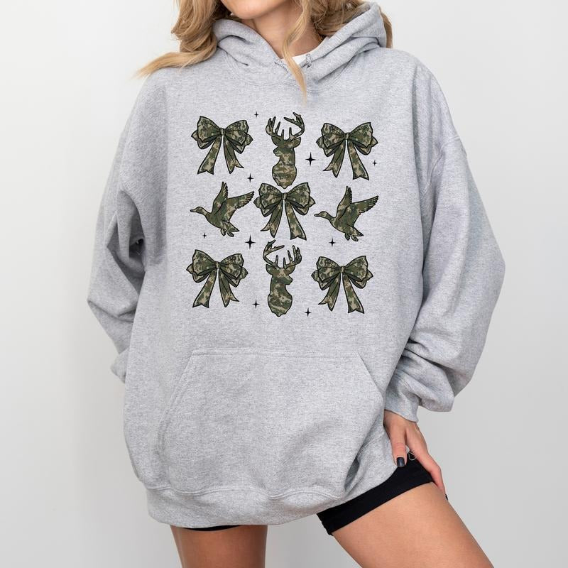 Camo Coquette Bow Mallard Hunting Hoodie, Camouflage Hooded Sweatshirt for Deer Hunter, Duck Hunt Hoodies for Women, Old School Camo Bow Tops for Girls, Buck Hunt Pullover, Soft Long Sleeve Womenswear