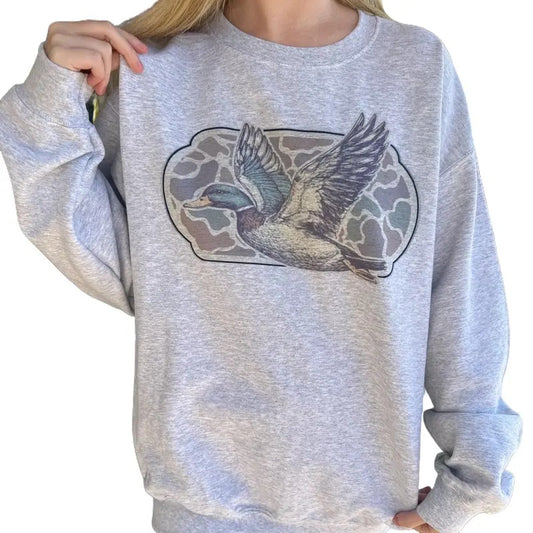 Camo Flying Mallard Sweatshirt, Bird Old School Camo Shirt, Vintage Gildan Crewneck Top, Gildan T-shirt Womenswear Embroidered