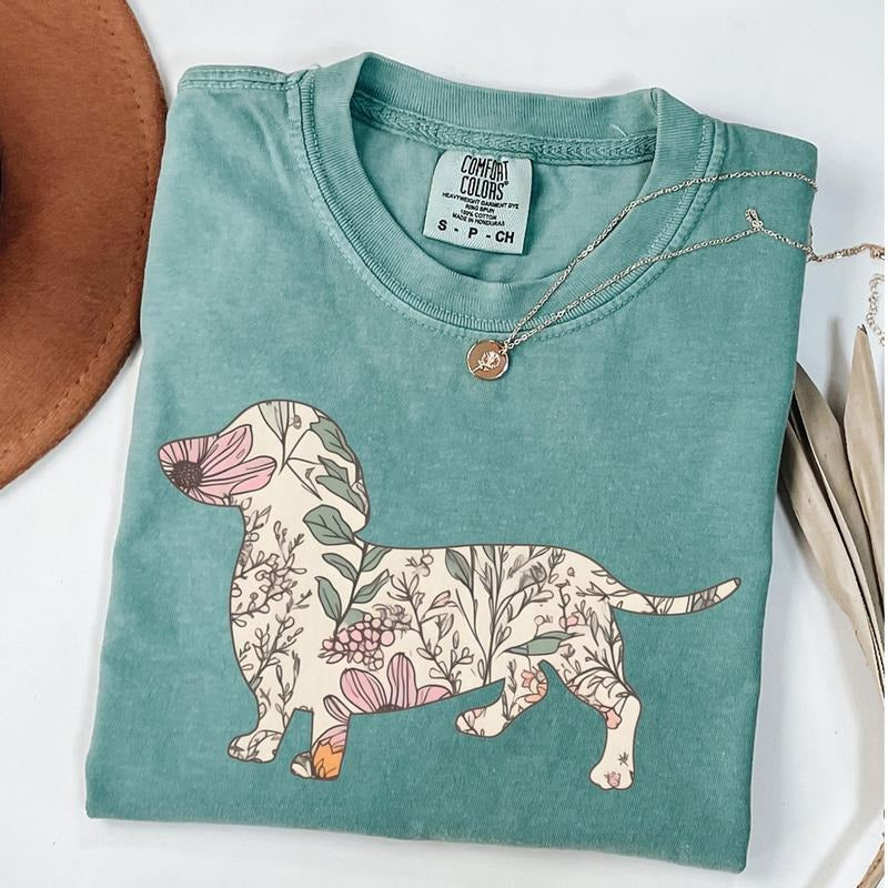 Comfort Colors Retro Dachshund Shirt, Wildflower Dog Shirt, Doxie Mama T-shirt, Dachshund Mom Gift, Dog Lover Gifts, Unisex T-Shirt