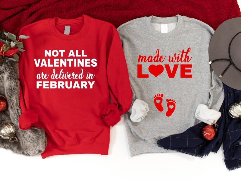 Couples Valentines Day Pregnancy Announcement Sweatshirt, New Mom Gift Hoodie, Funny Baby Reveal Long Sleeve, Matching Baby Shower Hoodie, Maternity Pregnant Sweatshirt.