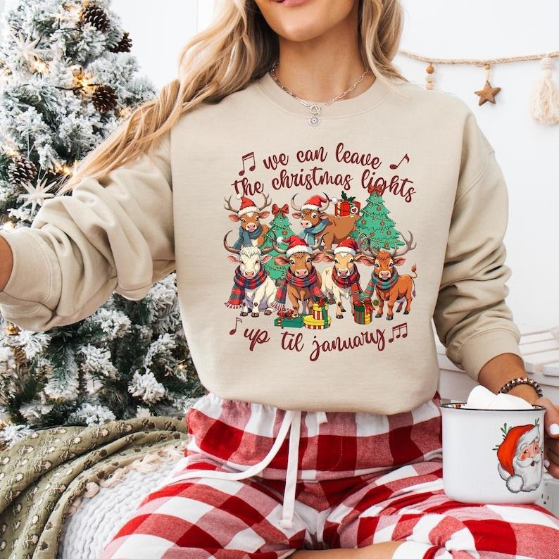 Cute Mooey Christmas Sweatshirt, Cow Lover Gifts, Christmas Highland Cow T-shirt, Cow Farm Christmas Tee, Merry Christmas Shirt