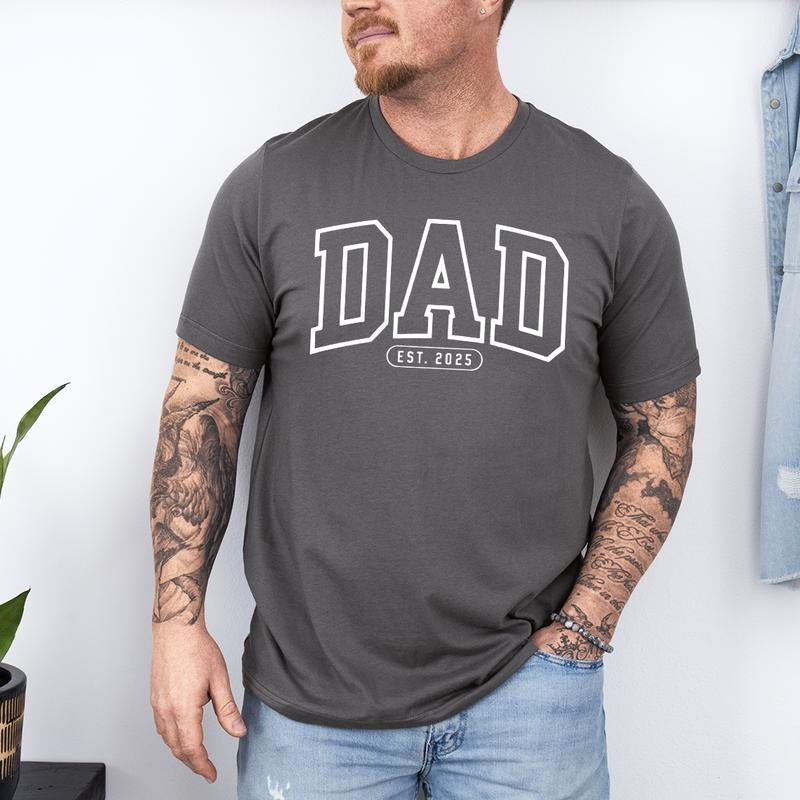 Dad Sweatshirt, Dad T-shirt, Dads Club T-shirt, Cool Dad Hoodie, New Dad Shirt, Dad Est 2025 Sweater, Father's Day Shirt