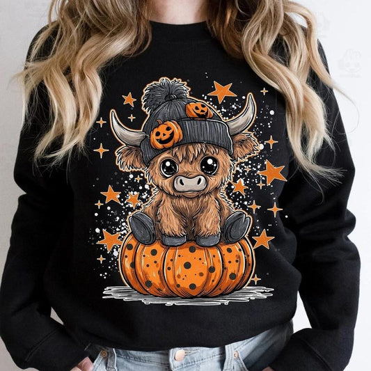 Funny Highland Cow Halloween Sweatshirt, Moo I Mean Boo Fall Pullover, Cute Pumpkin Cow Trick Or Treat Crewneck, Retro Spooky Cow Sweater