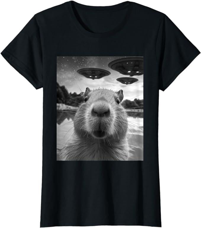 Funny Shirts For Women, Funny Graphic Tee Capybara Selfie with UFOs Weird T-Shirt Womenswear Casual Cotton