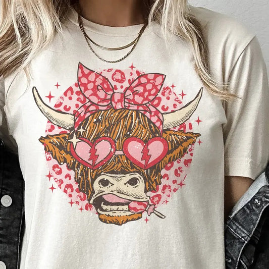 Leopard Valentine Highland Cow Tee Coquette Leopard Sunglass Cow Tshirt Love Heart Sunglasses Cow Top Womens Casualwear Valentine Shirt Country Valentine Cow T-Shirt