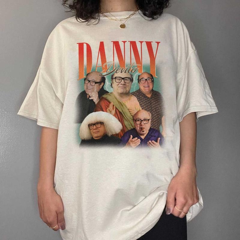 Limited Danny Devito Vintage Unisex Shirt, Actor Homage tee, 90s retro design graphic T-Shirt: Ideal Gift for Him and Her