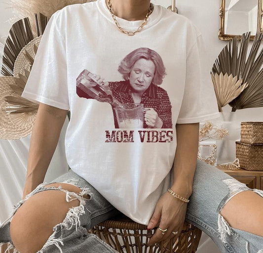 Mom Vibes Kitty Screen Printed Shirt 90's Graphic Shirt, Unisex T-Shirt, Menswear, Womenswear