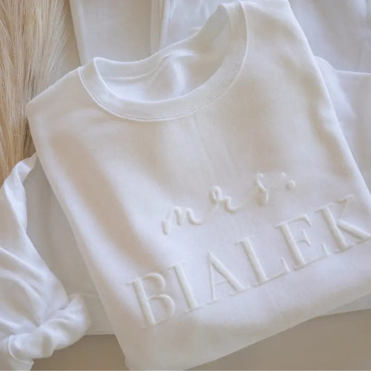 Personalized Mrs Sweatshirt, Custom Wedding Gift, Anniversary Gift for Her, Mrs Neckline Embossed Sweater, Wedding Date Sleeve, Bride To Be