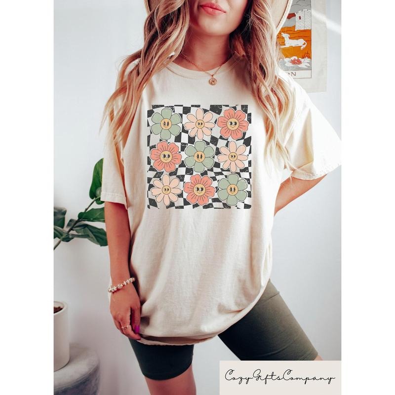 Retro Checkered Flower Shirt, Retro Flowers Tshirt, Comfort Summer Shirt, Boho Flower Shirt, Boho Hippie Tee, Trendy Summer Graphic Teestyle{n002}2