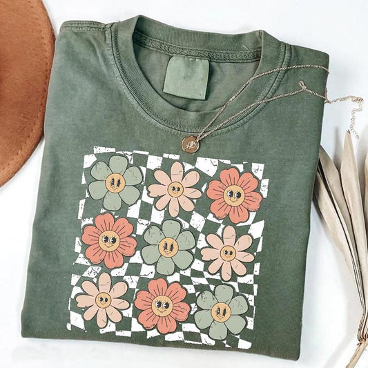 Retro Checkered Flower Shirt, Retro Flowers Tshirt, Summer Shirt, Boho Flower Shirt, Boho Hippie Tee, Trendy Summer Graphic