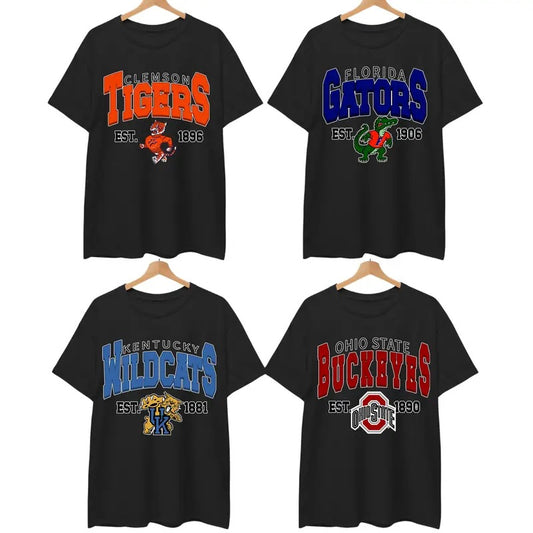 Retro College All Team Graphic Black T-Shirt, Classic University Mascot Print, 90s-Inspired Campus Spiritwear for Sports Fans, Students & Alumni, Gameday Ready Look