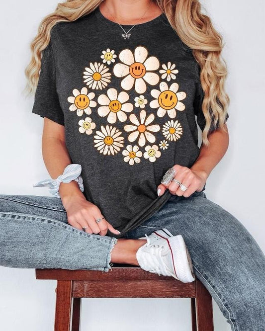 Retro Flowers Tshirt, Daisy Flower Shirt Womens, Flower Smile Faces Shirt, Smile Floral T-Shirt Top Womenswear
