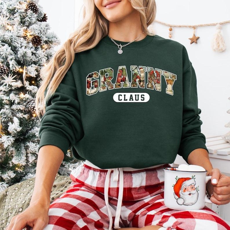 Retro Vintage Granny Claus Sweatshirt, Christmas Granny Shirt, Granny Claus T-shirt, Family Christmas Sweater, New Granny Hoodie