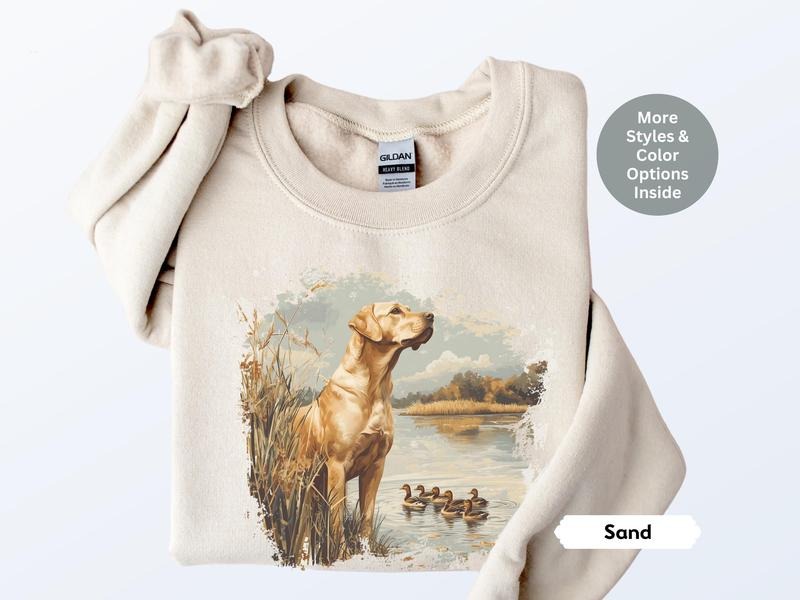 Retro Yellow Lab Mallard Ducks Sweatshirt, Nineties Vintage Labrador Retriever Duck Hunting Shirt, Boho 90s Nostalgia Unisex Crewneck