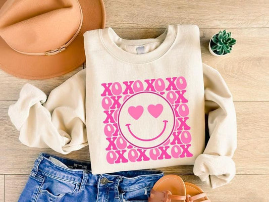 Smiley Face XOXO Sweatshirt, Vintage XOXO Smiley Face Shirt, Retro Smiley Face XOXO Valentine Tshirt, Girly Valentine Day Sweatshirt Cotton