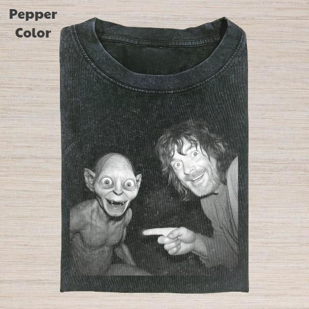 The Lord of the Rings Vintage Graphic Tee, Aragorn And Gollum T-Shirt, Movies Tee, Unisex Meme Cringe Funny Dumb Shirt, Menswear Womenswear Streetwearstyle{n002}2