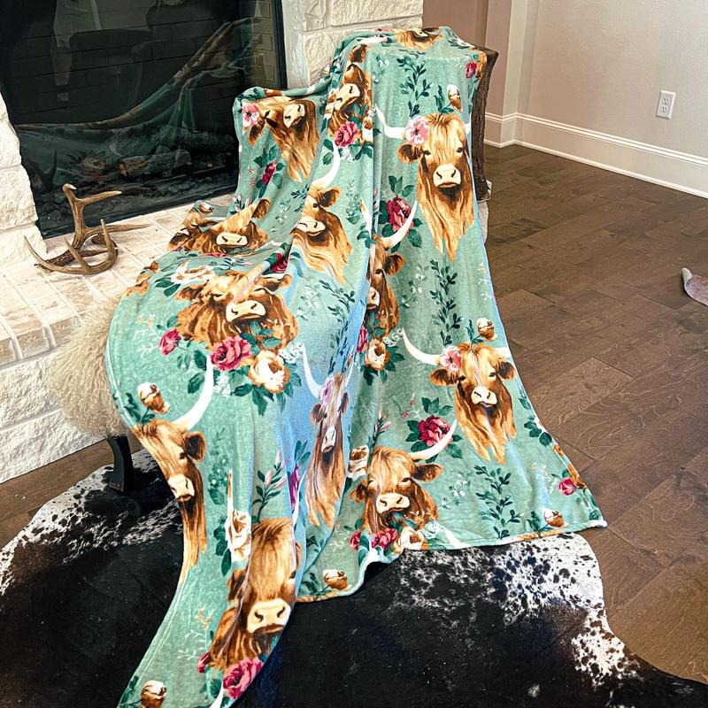 The Priscilla Lightweight Throw Blanket 60"x80