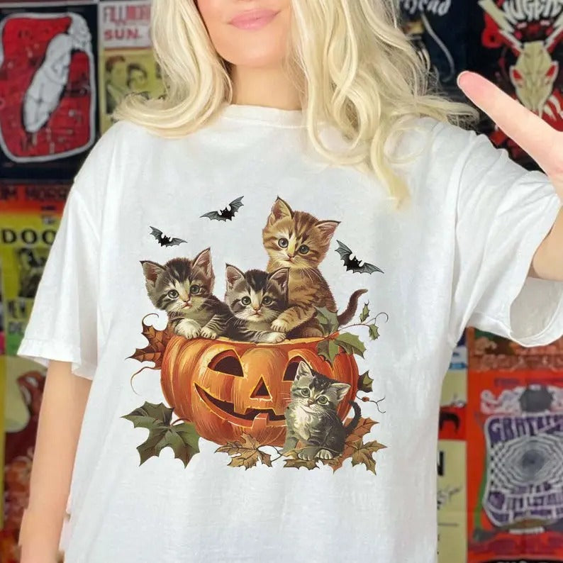 Vintage 90s Cat Halloween Shirt, Retro Halloween Shirt, Spooky Pumpkin Tee, Pumpkin Shirt, Halloween Shirt, Vintage Halloween Shirt, tshirt hot trend 2025