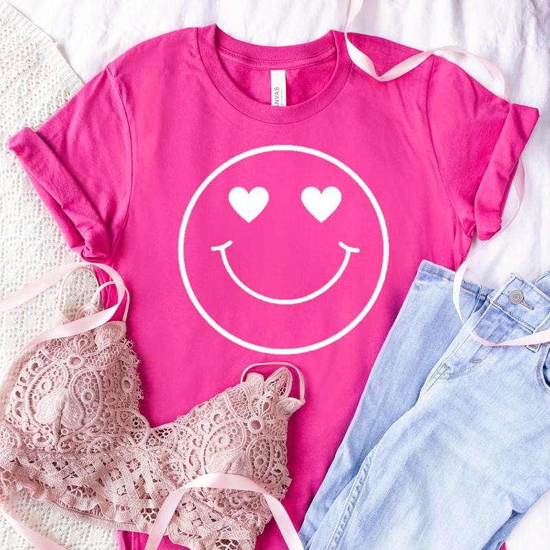 White smiley heart eyes Tee Smiles Face T-Shirt Valentines Smile Tshirt White Hearts Tee Soft Print Shirt Valentines Day T-Shirt Smile Face Shirt Sublimation Print Tee Breathable Casual Comfort Comfortable