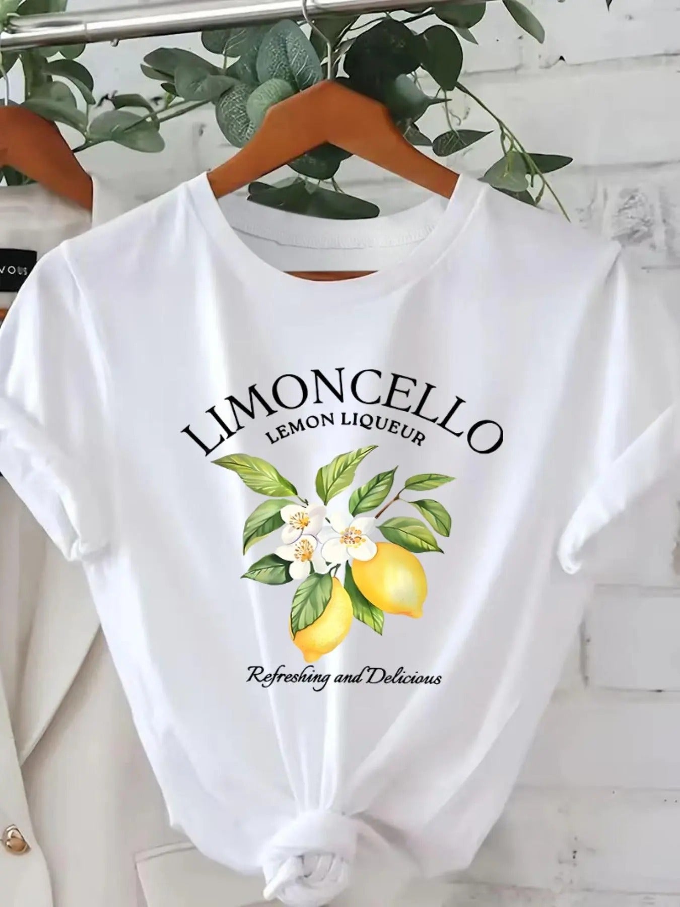 Women's Lemon & Letter Print Round Neck Tee, Casual Short Sleeve Crew Neck T-Shirt for Daily Wear, Ladies Clothes for All Seasons