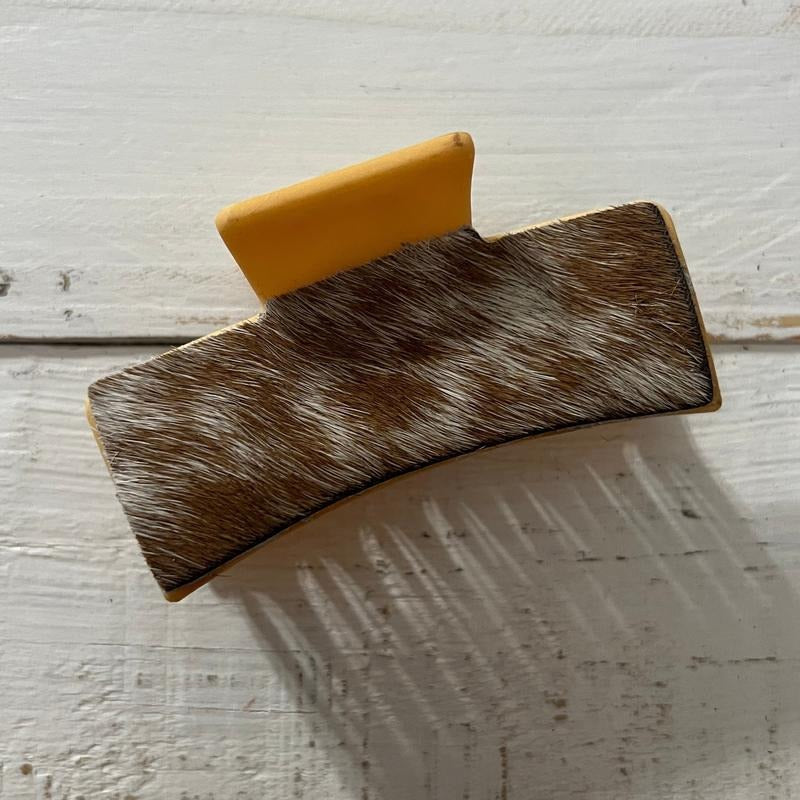 ZMustard Leather Tooled Claw Clip